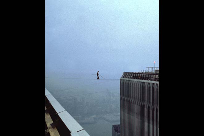 Man on wire. Foto: Jean Louis Blondeau-Polaris/All over Press